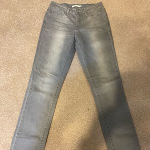 Levi mid rise gray skinny jeans